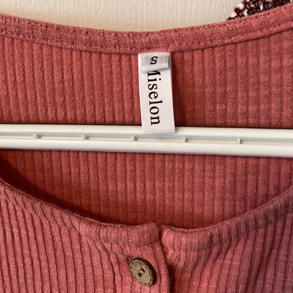 Bundle of 2 tops Sz S. Henley top with lace cuffs. Kut from the Kloth 3/4 sleeve - Picture 5 of 7